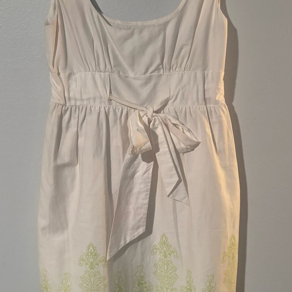 Democracy Cream Sundress with Scoop Neck Sleeveless Design for Casual Occasions